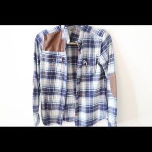 Who A. U Button up shirt call